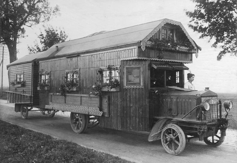 1922.jpg