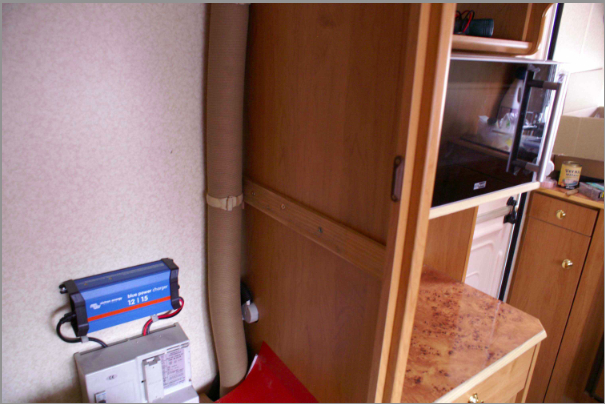 4 Micro-onde Renfort dans la pendrie.jpg