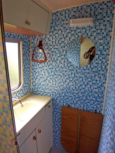 caravane rénovée 1.JPG