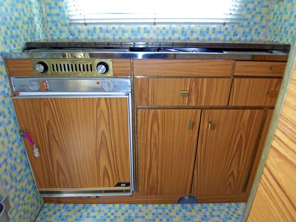 caravane rénovée 5.JPG