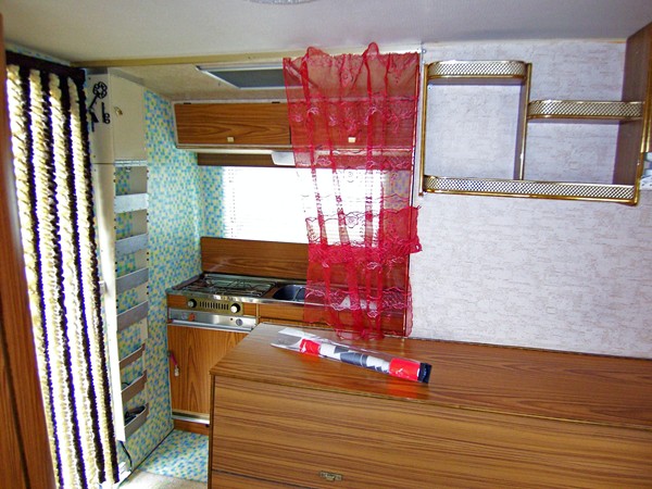 caravane rénovée 8.JPG