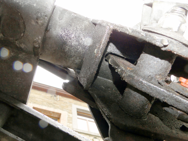 2015.03.28VérinBloqué par en dessous (6).jpg