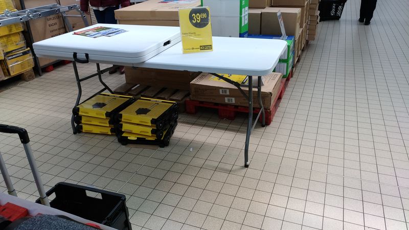 Table camping ou autre.jpg
