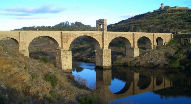 PONT ALCANTARA photo prise sur le net.jpg