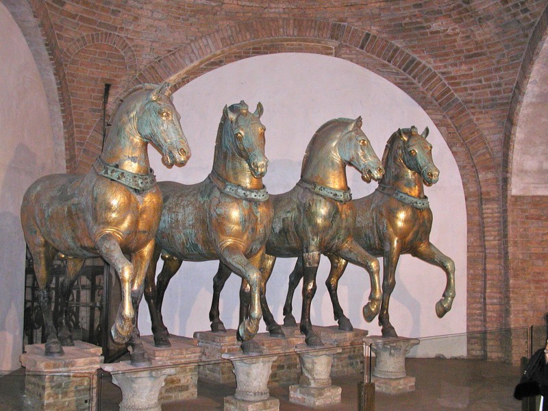 Basilique Chevaux 0.jpg