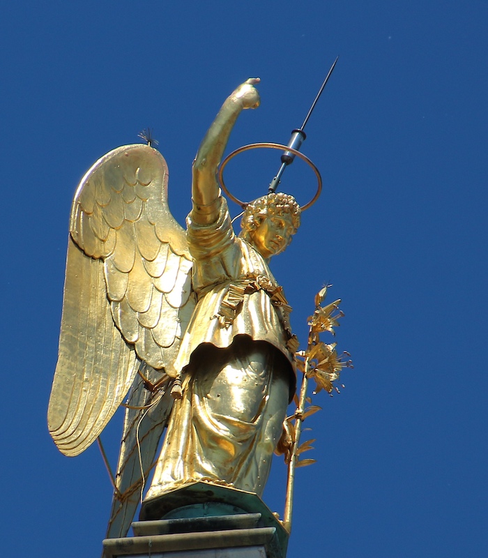 IMG_0287 L'ange en haut du campanile.jpg