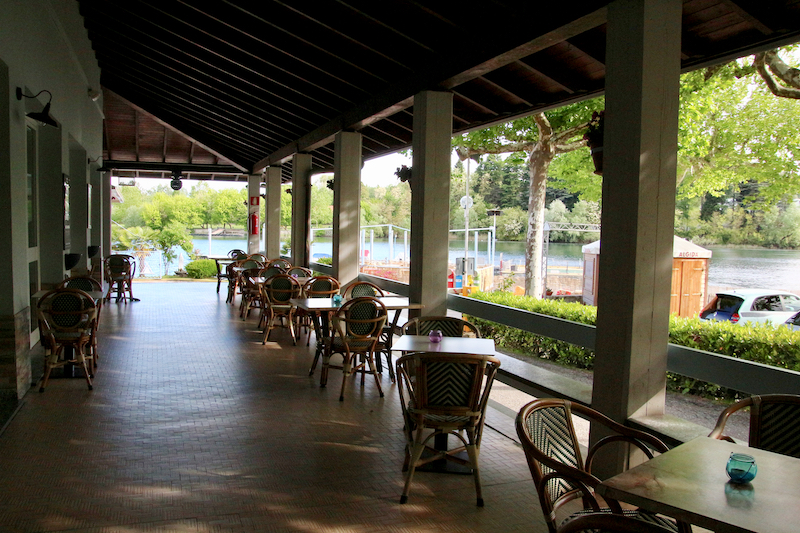 IMG_0888.jpg Bar restaurant en terrasse au Camping ITALIA LIDO à CASTELLETTO Lac Majeur .jpg