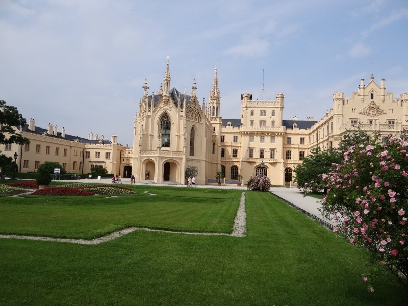 chateau de lednice valtice.JPG