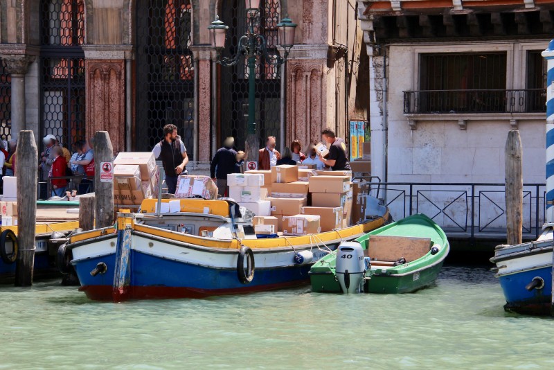 IMG_0381.jpg  Livraisons à Venise.jpg