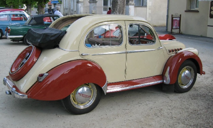 Panhard Dyna X.jpg