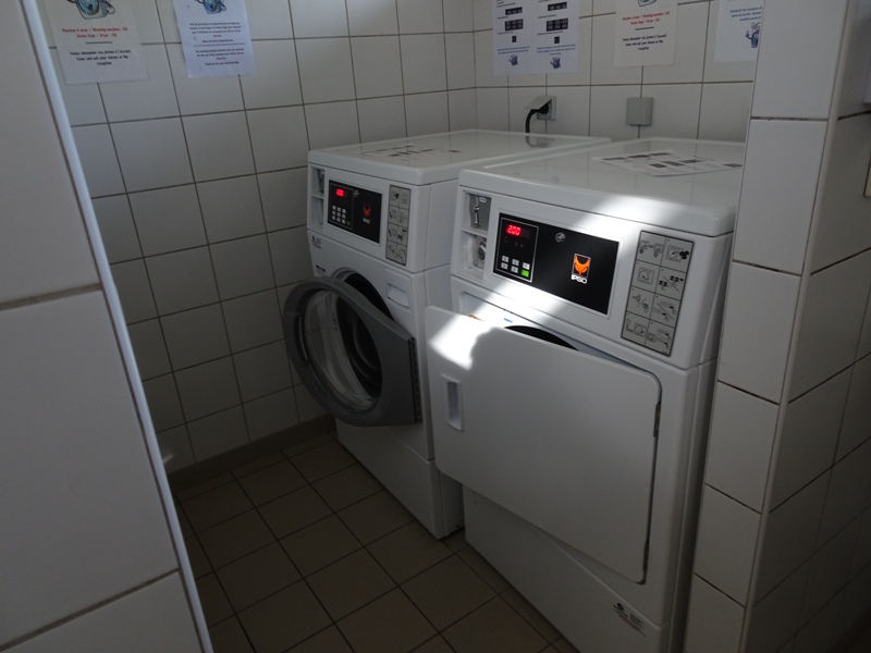 13 MACHINE A LAVEE ET SECHE LINGE.JPG