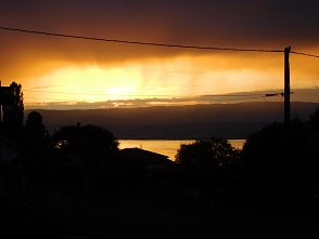 coucher du soleil sur le lac vue du chalet photo 1.JPG