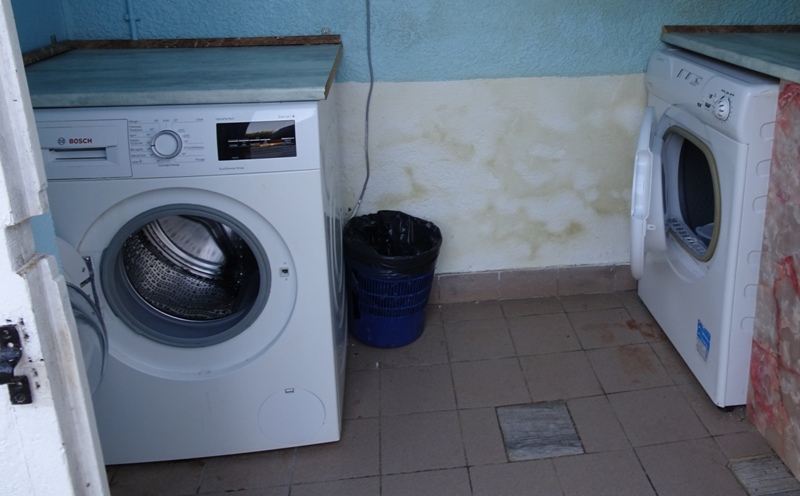 08 MACHINE A LAVE ET SECHE LINGE.JPG