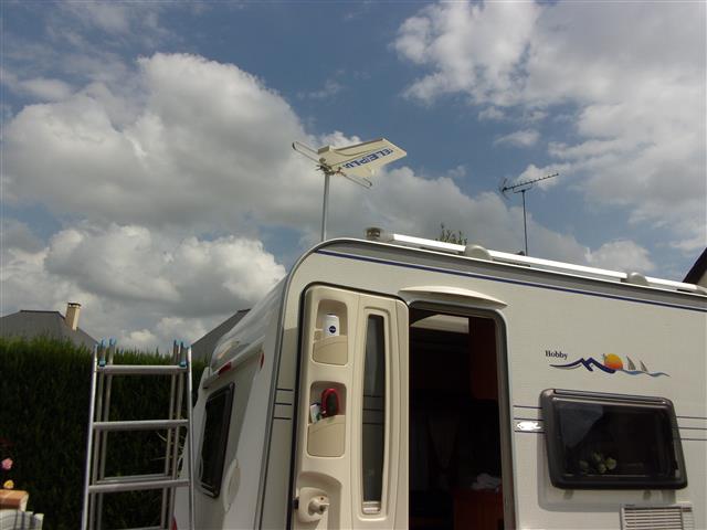 ANTENNE CARAVANE 002 (Small).JPG