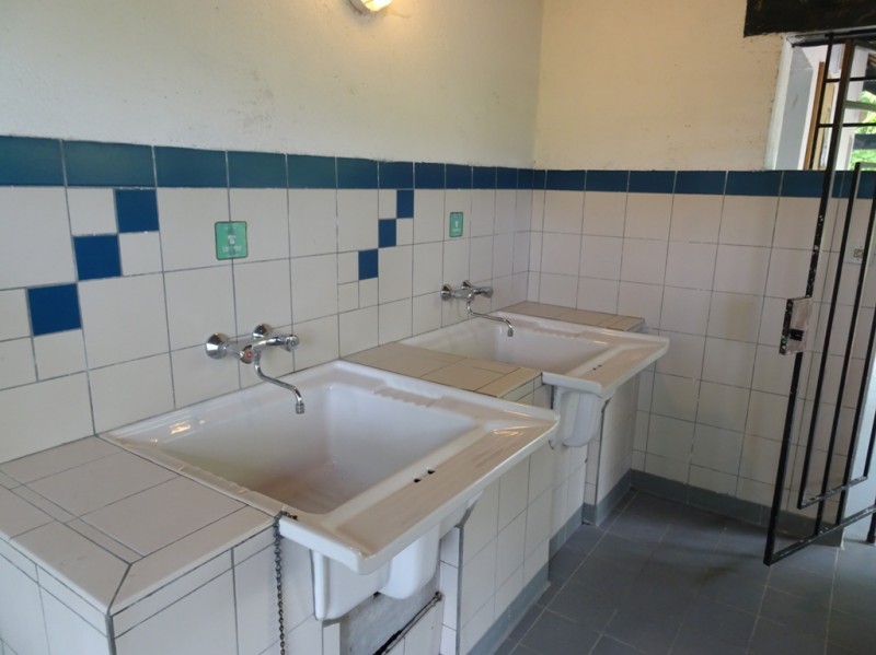 07 BACS A LINGE.JPG