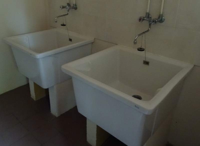 07 BACS A LINGE.JPG