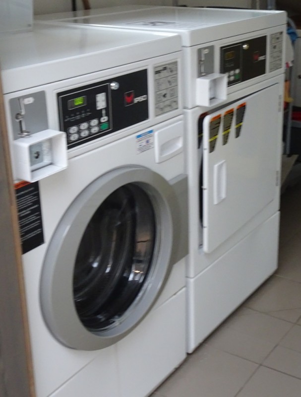 08 MACHINE A LAVEE.JPG