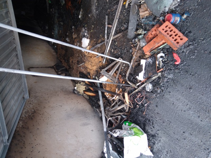 incen 8.jpg (3.88 Mio) Consulté 119 fois incen 8.jpg