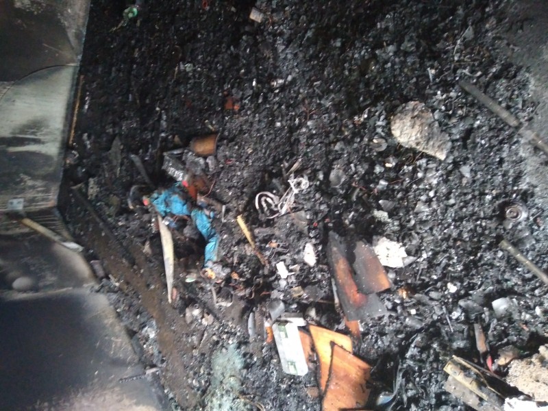 incen 9.jpg (3.37 Mio) Consulté 119 fois incen 9.jpg