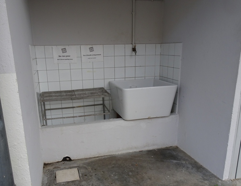 05 BAC A LINGE.JPG